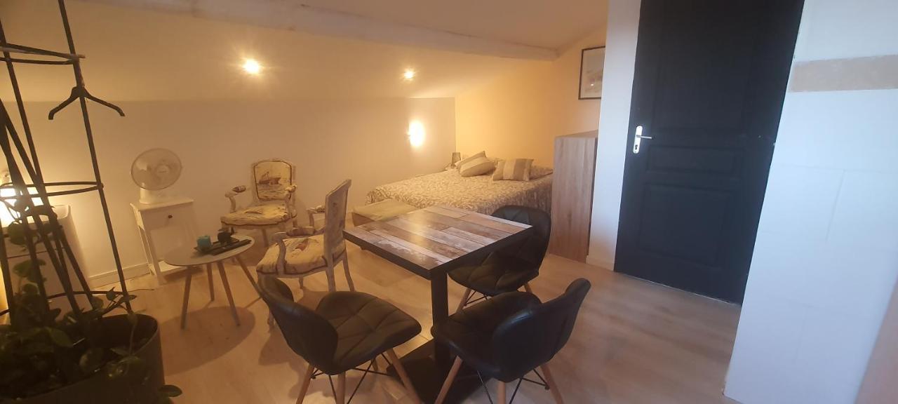 Chez Franck Hotel Saint-Martin-de-Valgalgues ภายนอก รูปภาพ