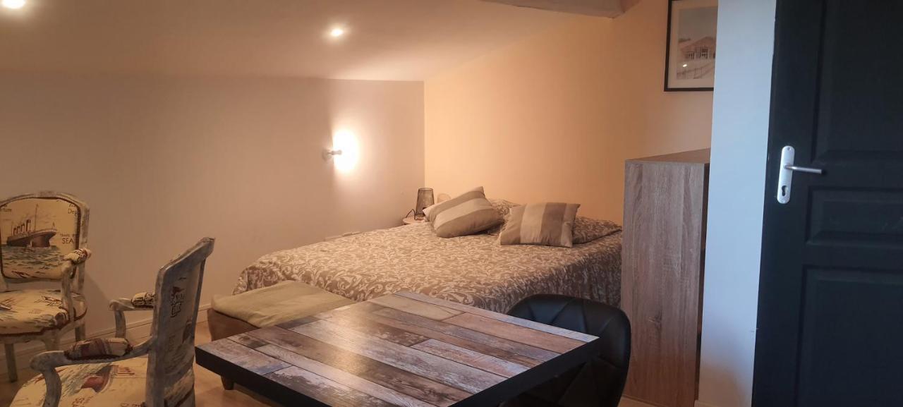 Chez Franck Hotel Saint-Martin-de-Valgalgues ภายนอก รูปภาพ